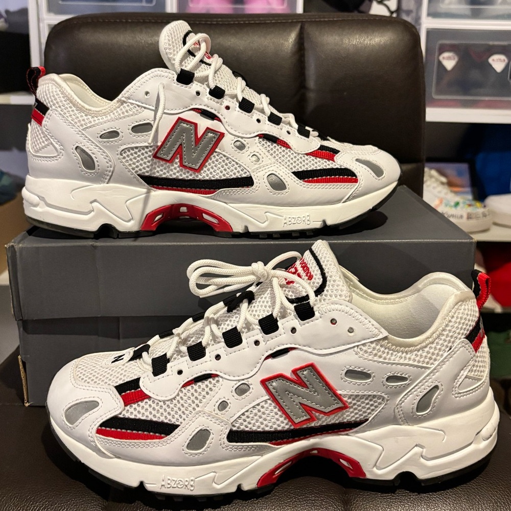 RARE - New Balance 827 'White/Red' - Size 9.5 Men's